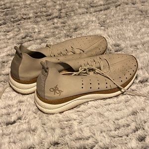 OTBT leather tennis shoes